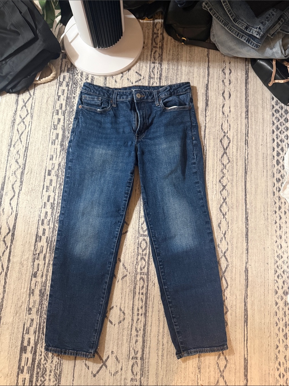 Old Navy Blue Cropped Ankle Jeans — Dark Wash